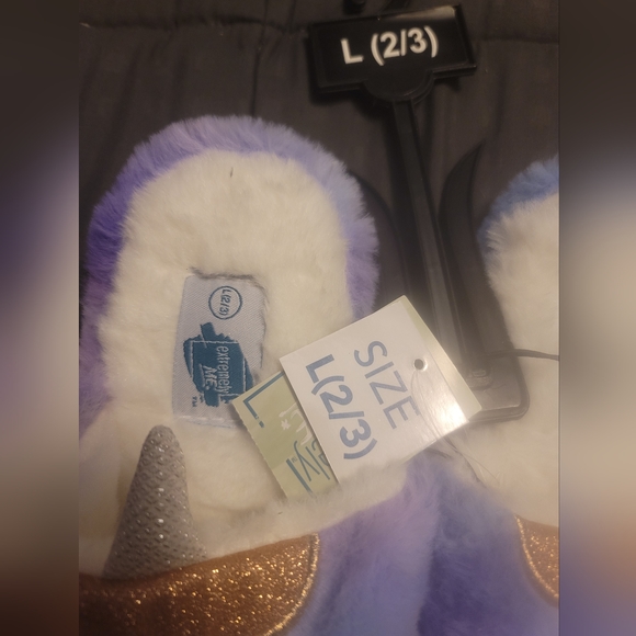 Extremely Me Girl Unicorn 🦄 Slippers Brand New - Picture 2 of 4